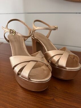 Shultz Keefa Metallic Gold Platform Sandals with Ankle Strap